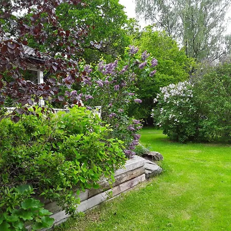 The Cottage Badelunda Vasteras Exterior photo